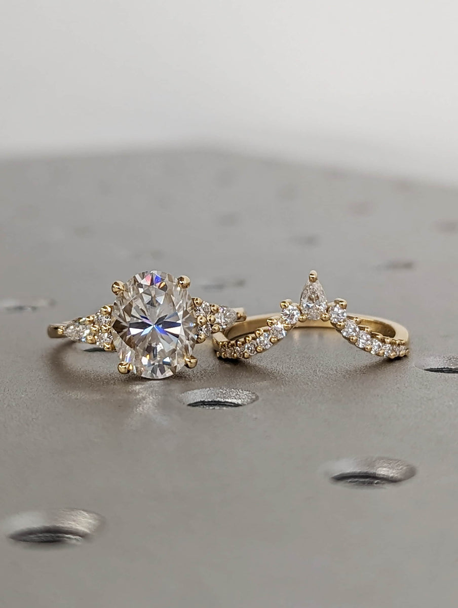 Vintage 2.5ct Oval Moissanite 18K Yellow Gold Wedding Ring Set | Pear ...