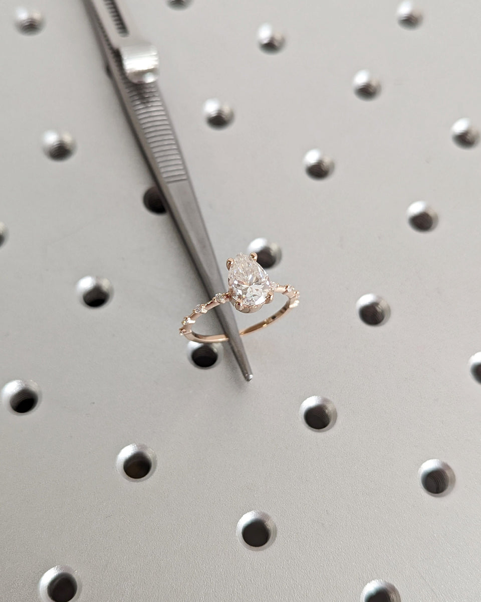 18K Solid Gold Engagement Ring/2.0CT Pear Lab Grown Diamond Wedding Ri ...
