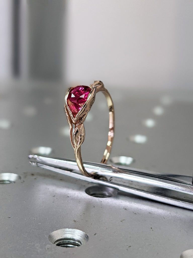 Ruby Engagement Ring Leaf Engagement Ring , Ruby Ring, Rose Gold Ruby Ring, 2ct Ruby Engagement Ring, Leaves Ring, Leaf Ring, Nature Ring