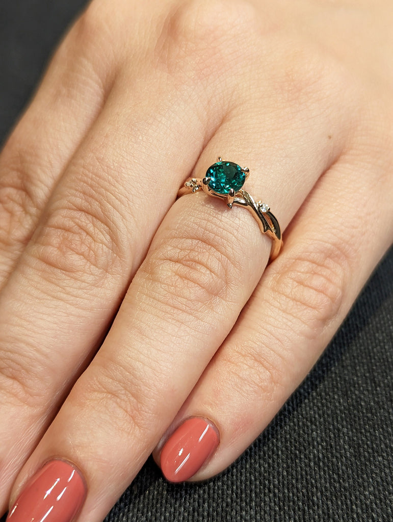 Twig Round shaped emerald ring gold vintage nature inspired unique emerald engagement ring antique leaf ring bridal wedding ring for women