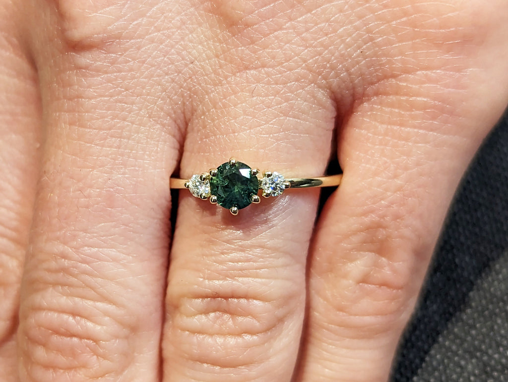 Peacock Sapphire Promise Ring Gold, Round Cut Engagement Dainty Sapphire Ring, Art Deco Ring,Green Gemstone Statement Ring,Anniversary Gift