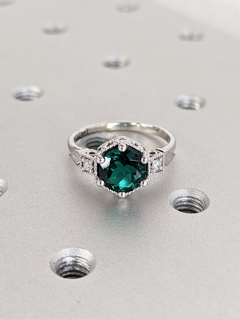 Upgrade for Michael and Olga in order 3430101833 -14K white gold - 6US -Side diamonds -6.5MM Lab emerald