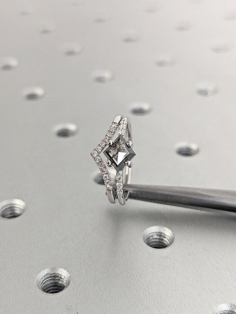 Alternative Diamond Engagement Ring Salt And Pepper Diamond, Kite Diamond Ring, Unique Salt Pepper Diamond Ring, Bridal Set