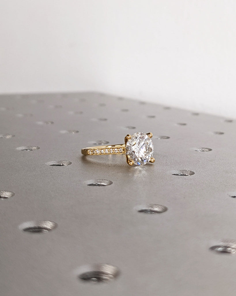 18K Solid Yellow Gold Round Cut Lab Grown Diamond Wedding Band, Pavé Setting White Diamond Engagement Ring