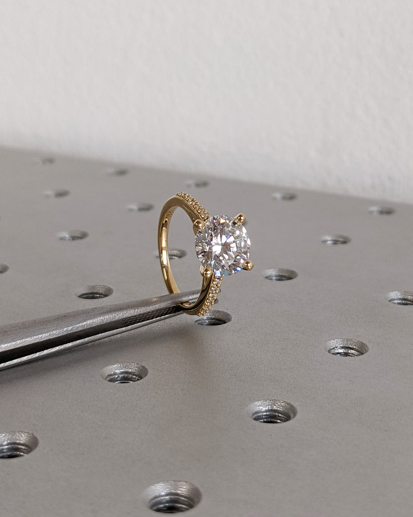 18K Solid Yellow Gold Round Cut Lab Grown Diamond Wedding Band, Pavé Setting White Diamond Engagement Ring
