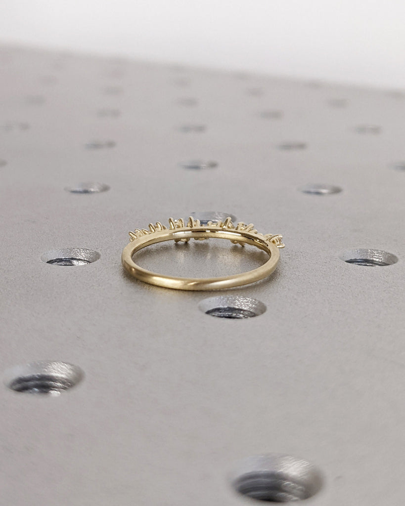 Round Diamonds Cluster Ring in 14K Gold, Unique Gold Engagement Ring, Stackable Ring, Diamond Wedding Band, Gift For Her, Minimalist Jewelry