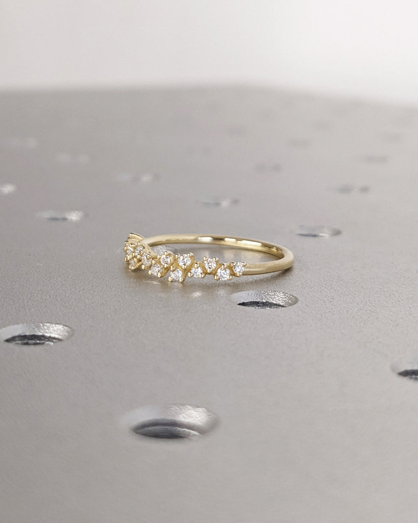 Round Diamonds Cluster Ring in 14K Gold, Unique Gold Engagement Ring, Stackable Ring, Diamond Wedding Band, Gift For Her, Minimalist Jewelry