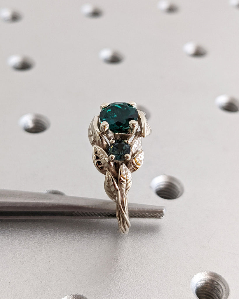 Nature Inspired Emerald Bridal Ring / Branch Emerald Engagement Ring / Leaf Emerald Engagement Ring / Art Deco / Trellis / Peacock Sapphire