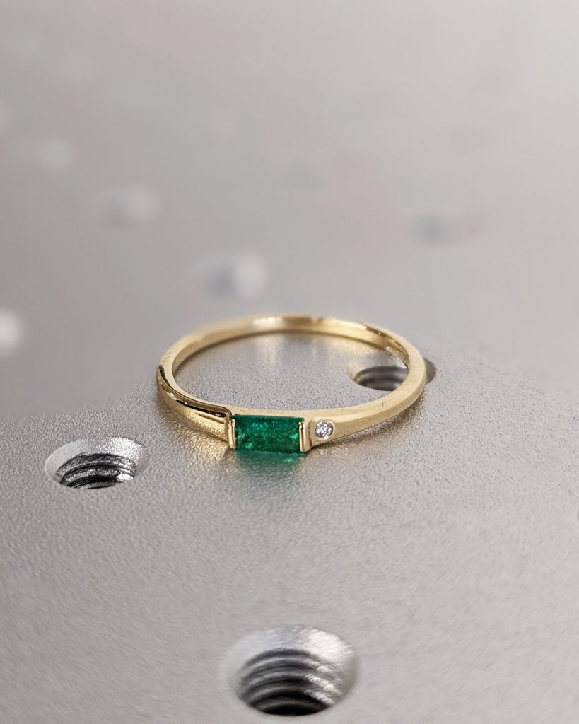 Emerald Ring / Baguette Emerald Ring / 14k Solid Gold Minimalist Emerald Ring / Stacking Emerald Ring / Emerald Jewelry / May Birthstone