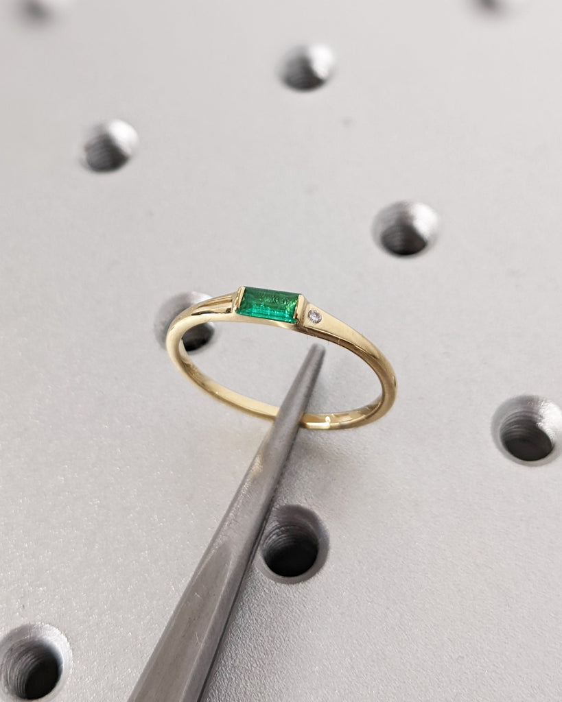 Emerald Ring / Baguette Emerald Ring / 14k Solid Gold Minimalist Emerald Ring / Stacking Emerald Ring / Emerald Jewelry / May Birthstone