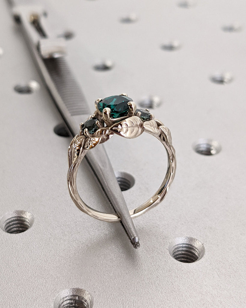 Nature Inspired Emerald Bridal Ring / Branch Emerald Engagement Ring / Leaf Emerald Engagement Ring / Art Deco / Trellis / Peacock Sapphire