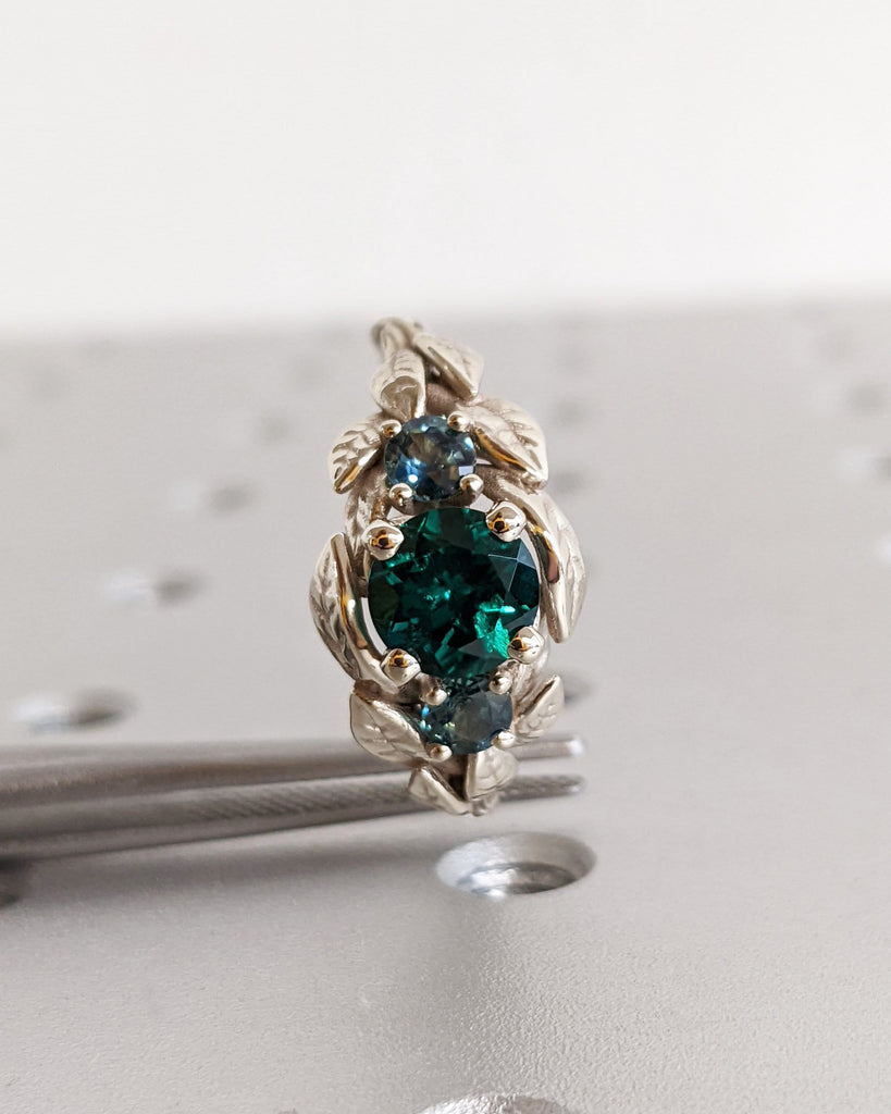 Nature Inspired Emerald Bridal Ring / Branch Emerald Engagement Ring / Leaf Emerald Engagement Ring / Art Deco / Trellis / Peacock Sapphire