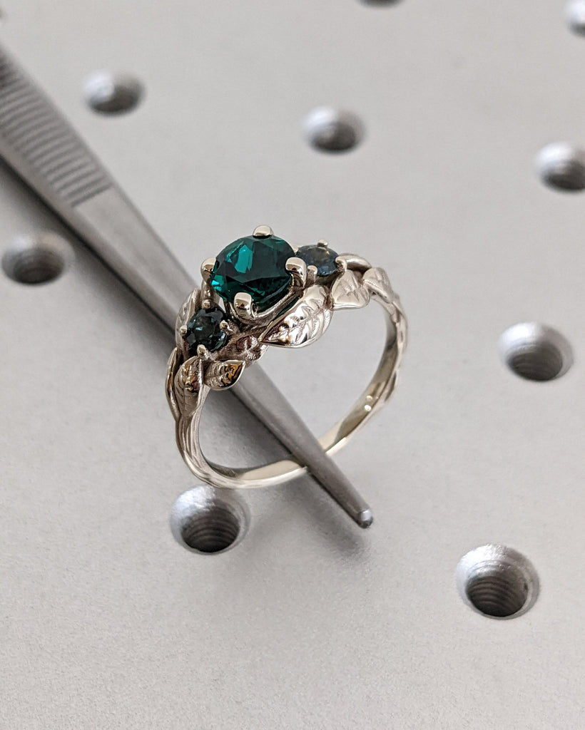 Nature Inspired Emerald Bridal Ring / Branch Emerald Engagement Ring / Leaf Emerald Engagement Ring / Art Deco / Trellis / Peacock Sapphire