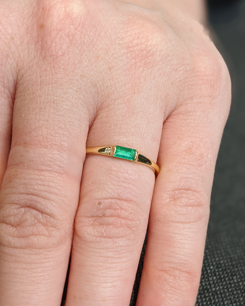 Emerald Ring / Baguette Emerald Ring / 14k Solid Gold Minimalist Emerald Ring / Stacking Emerald Ring / Emerald Jewelry / May Birthstone