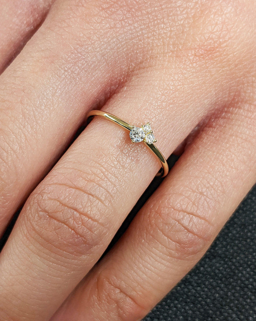 Minimalist Tiny Round cut Diamond, Moissanite or Lab Created Diamond Multi Stone Proposal Bridal Ring. 14K 18K Yellow Gold Engagement Ring for Her