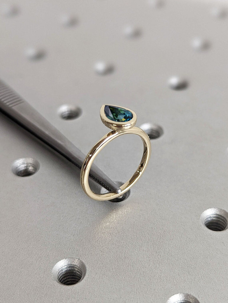 One of a Kind Montana Sapphire Ring, Blue Sapphire Diamond Cluster Ring, Vintage Inspired Blue Sapphire Engagement Ring, 14K Gold Green Teal