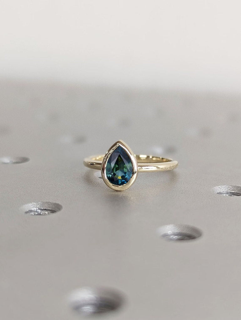 One of a Kind Montana Sapphire Ring, Blue Sapphire Diamond Cluster Ring, Vintage Inspired Blue Sapphire Engagement Ring, 14K Gold Green Teal