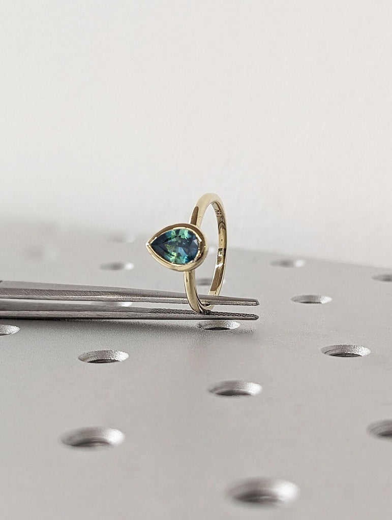 One of a Kind Montana Sapphire Ring, Blue Sapphire Diamond Cluster Ring, Vintage Inspired Blue Sapphire Engagement Ring, 14K Gold Green Teal