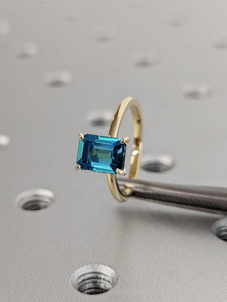 Natural Teal Sapphire Engagement Ring, 4 Prong Setting Ring, Emerald Cut Solitaire Montana Sapphire, Blue Green Peacock Sapphire Ring Bridal