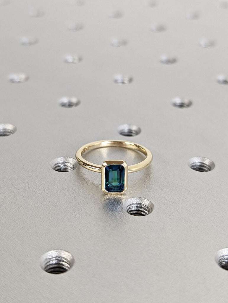 Bezel Set Montana Sapphire Engagement Ring / Emerald Cut Natural Teal Blue Green Sapphire / Peacock Sapphire Gemstone Ring / 14K Solid Gold