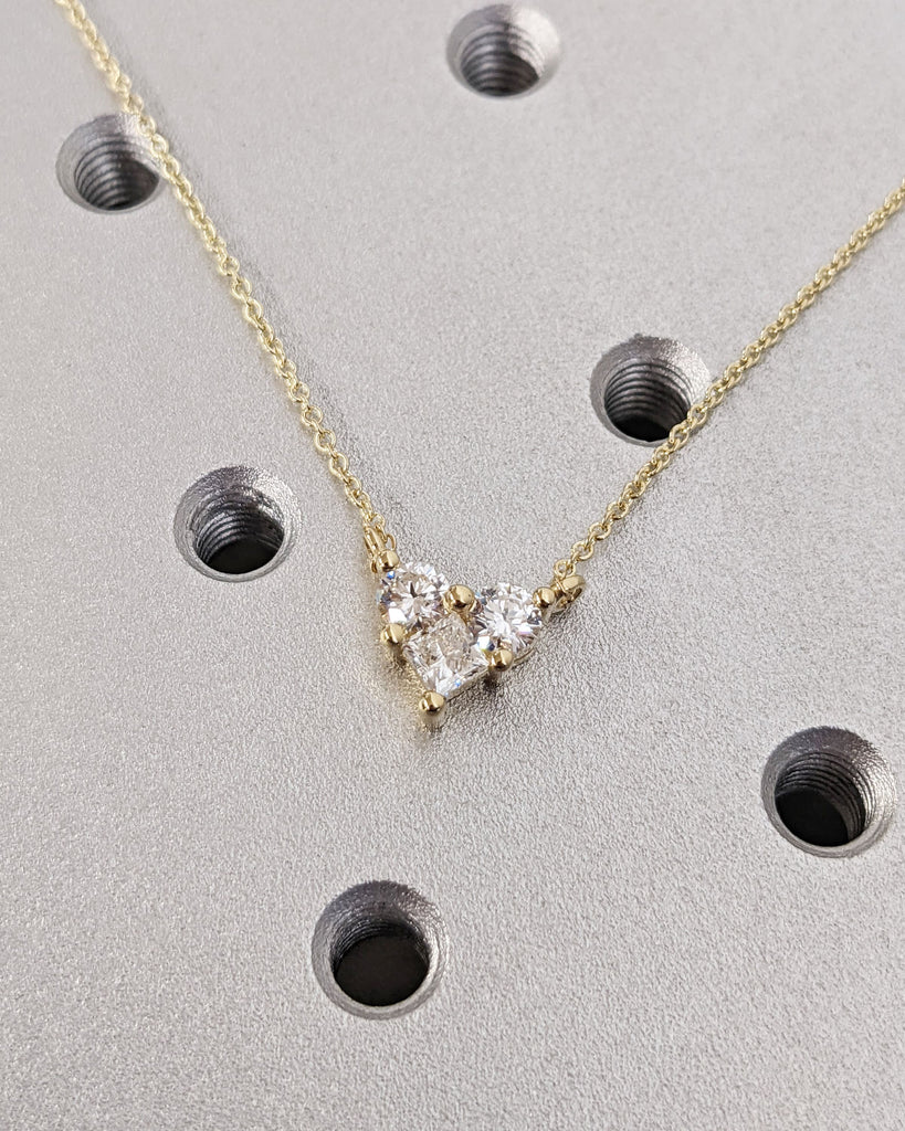 Classic Trio Moissanite Necklace / 14K Gold Moissanite Necklace / Past Present Future / Prong Setting 3 Stone / Gift for Mom / Trellis Set