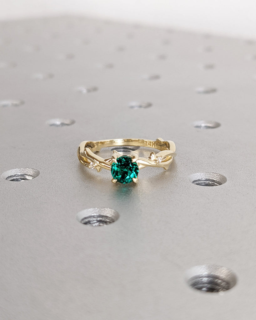 Twig Round Shaped Emerald Ring Gold Vintage Nature Inspired Unique Emerald Engagement Ring Antique Leaf Ring Bridal Wedding Ring for Women