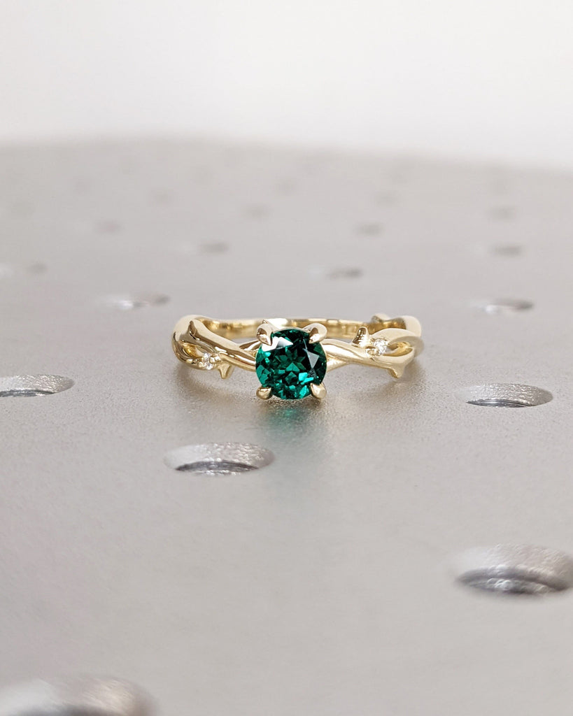 Twig Round Shaped Emerald Ring Gold Vintage Nature Inspired Unique Emerald Engagement Ring Antique Leaf Ring Bridal Wedding Ring for Women