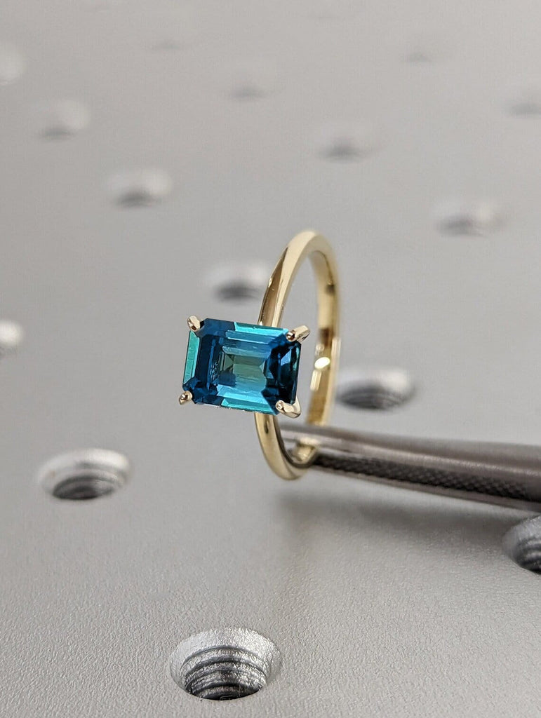 Solitaire Montana Sapphire Engagement Ring, 4 Prong Setting Ring, Emerald Cut Teal Sapphire, Peacock Sapphire Wedding Anniversary Ring Gift