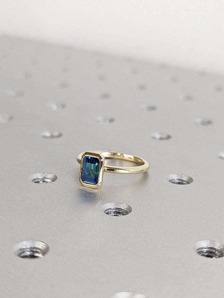 1CT Emerald Cut Teal Sapphire Engagement Ring, Bezel Setting Vintage Solitaire Blue-Green Montana Sapphire Wedding Anniversary Gift for Her