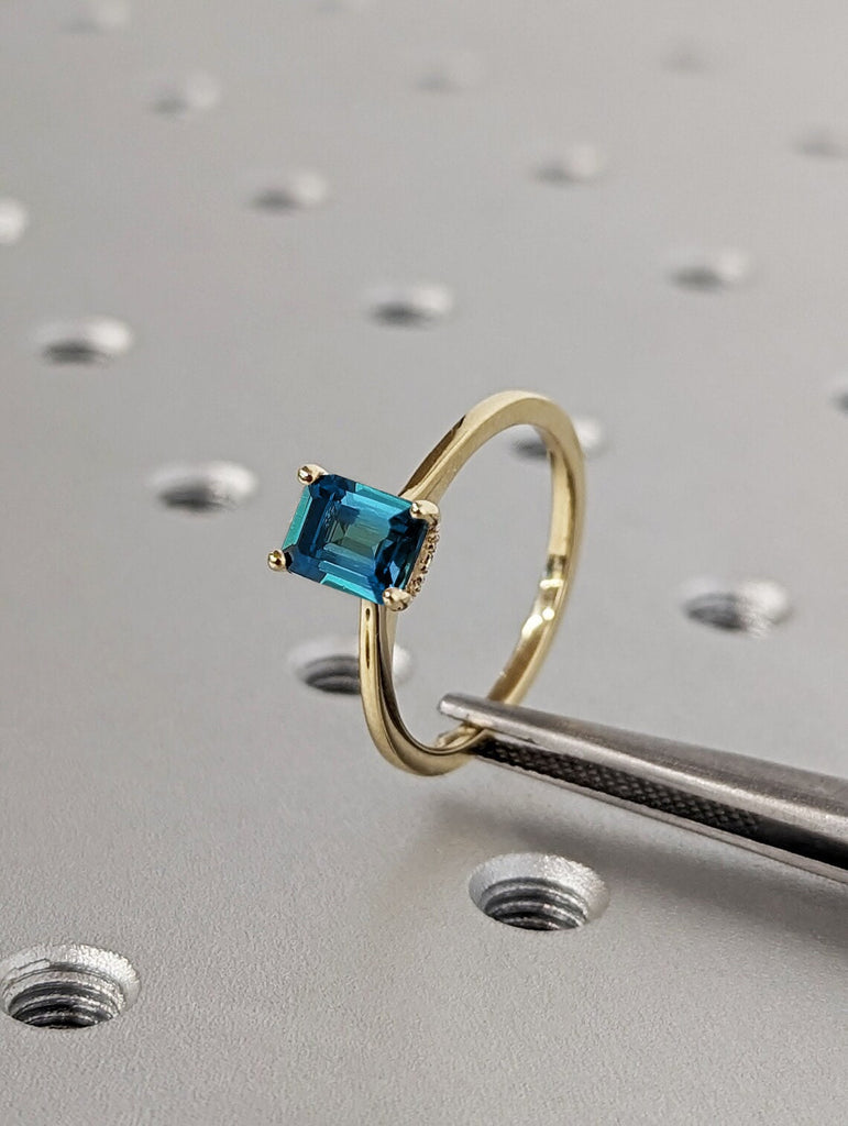 1CT Emerald Cut Teal Sapphire Engagement Ring, Montana Sapphire Vintage Diamond Hidden Halo Blue-Green Sapphire Anniversary Gift for Her