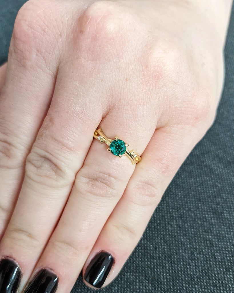 Twig Round Shaped Emerald Ring Gold Vintage Nature Inspired Unique Emerald Engagement Ring Antique Leaf Ring Bridal Wedding Ring for Women