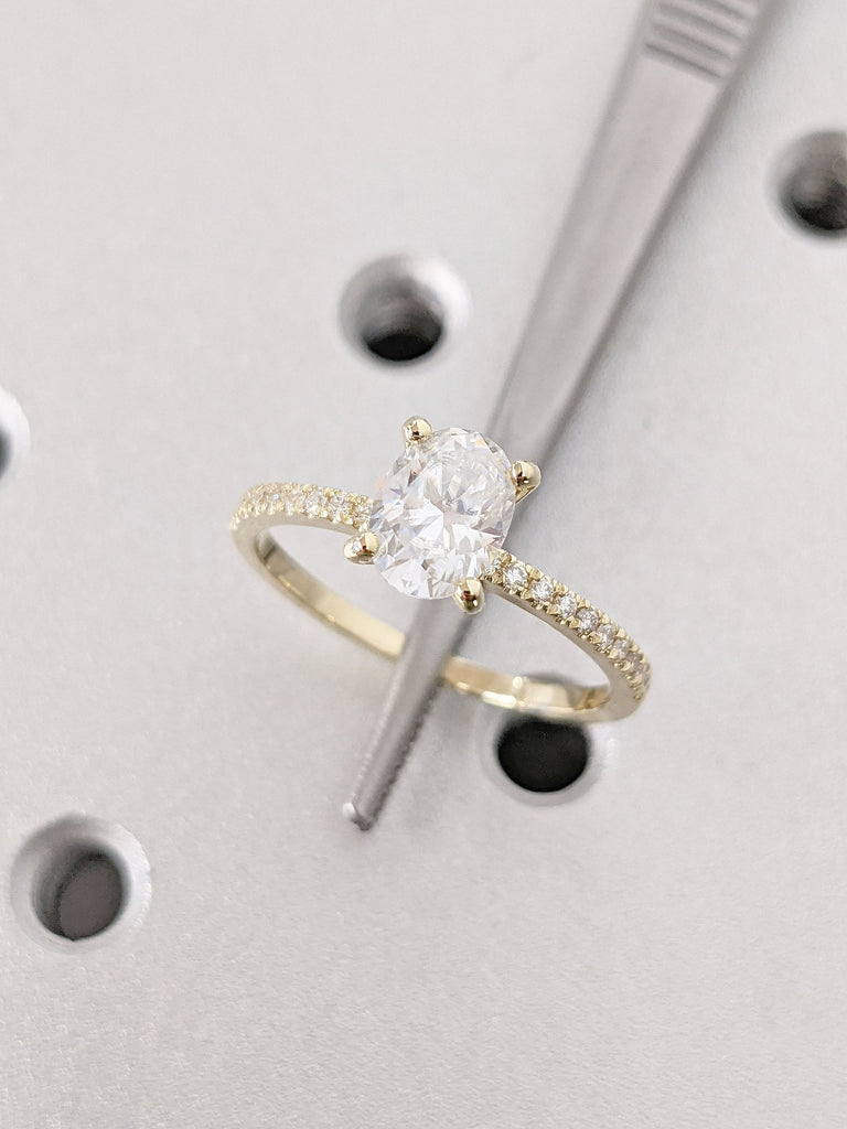 Oval cut VVS Moissanite Timeless Proposal Ring for Her | 14K 18K Gold, Platinum Diamond Eternity Wedding Anniversary Band | Dainty Jewelry