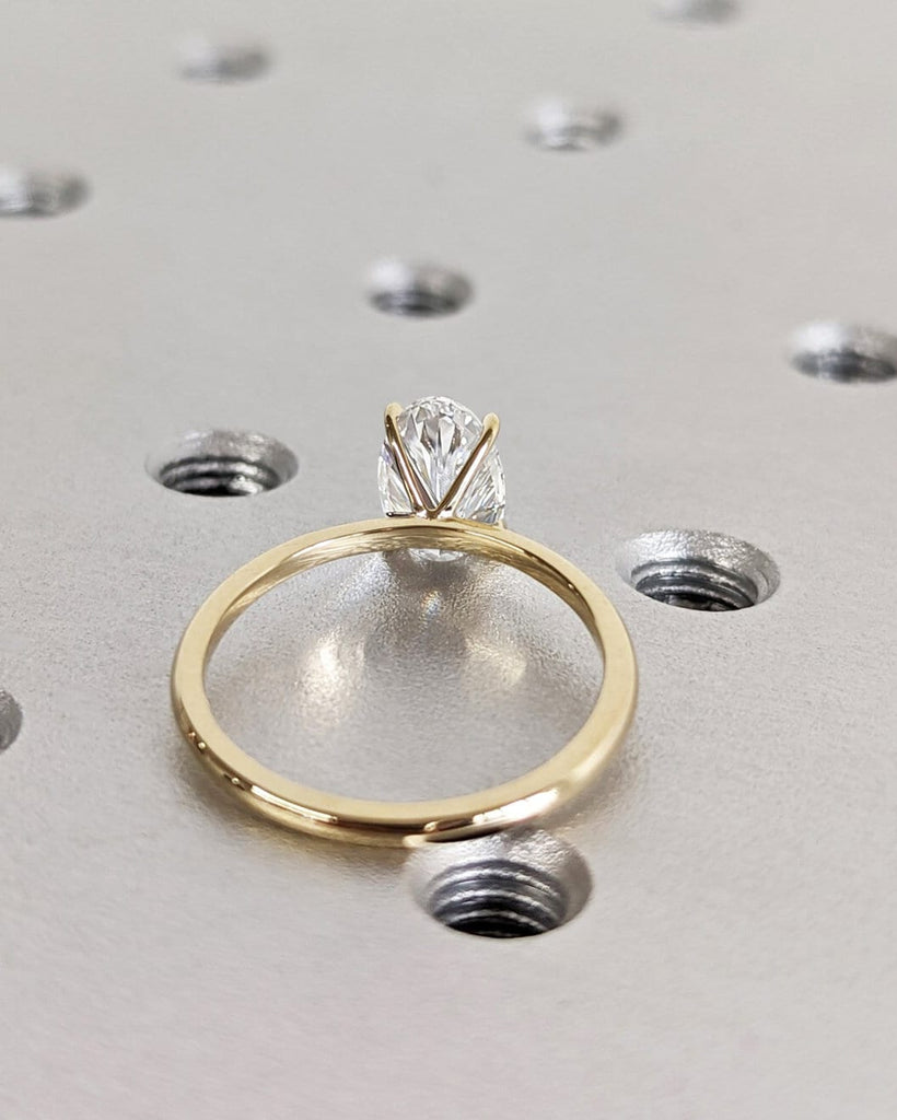 Oval Cut Moissanite Engagement Ring, 4 Prong Solitaire Oval Engagement Ring, Oval Cut Ring, Solid Gold Ring, Oval Moissanite Minimalist Ring