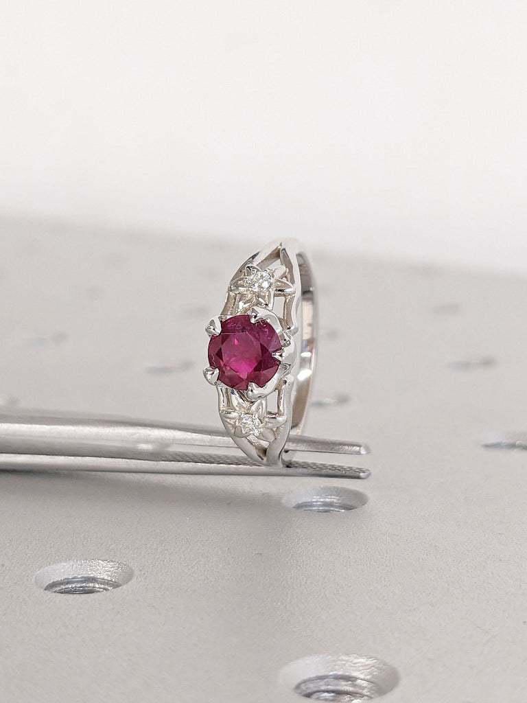 3 Stone Galaxy Starburst Flower 1ct Lab Grown Ruby Wedding Anniversary Ring for Wife | July Birthstone Red Gemstone | 14K 18K Solid Gold, Platinum Alternative Bridal Jewellery