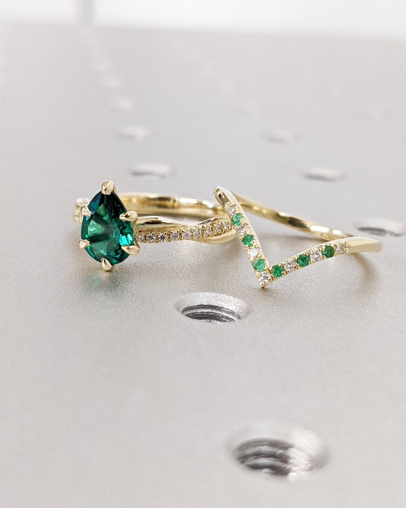 Pear Cut Lab Emerald Engagement Ring Set, Green Lab Emerald Pear, Diamond Twist Band, 2pcs Wedding Ring Set, Diamond Emerald Stackable Band