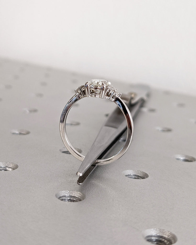 1ct, 2 Carat IGI Certified Oval Lab Created Diamond Engagement Ring in White Gold | CVD Diamond Ring | Oval Shape Ring | Anniversary Gift