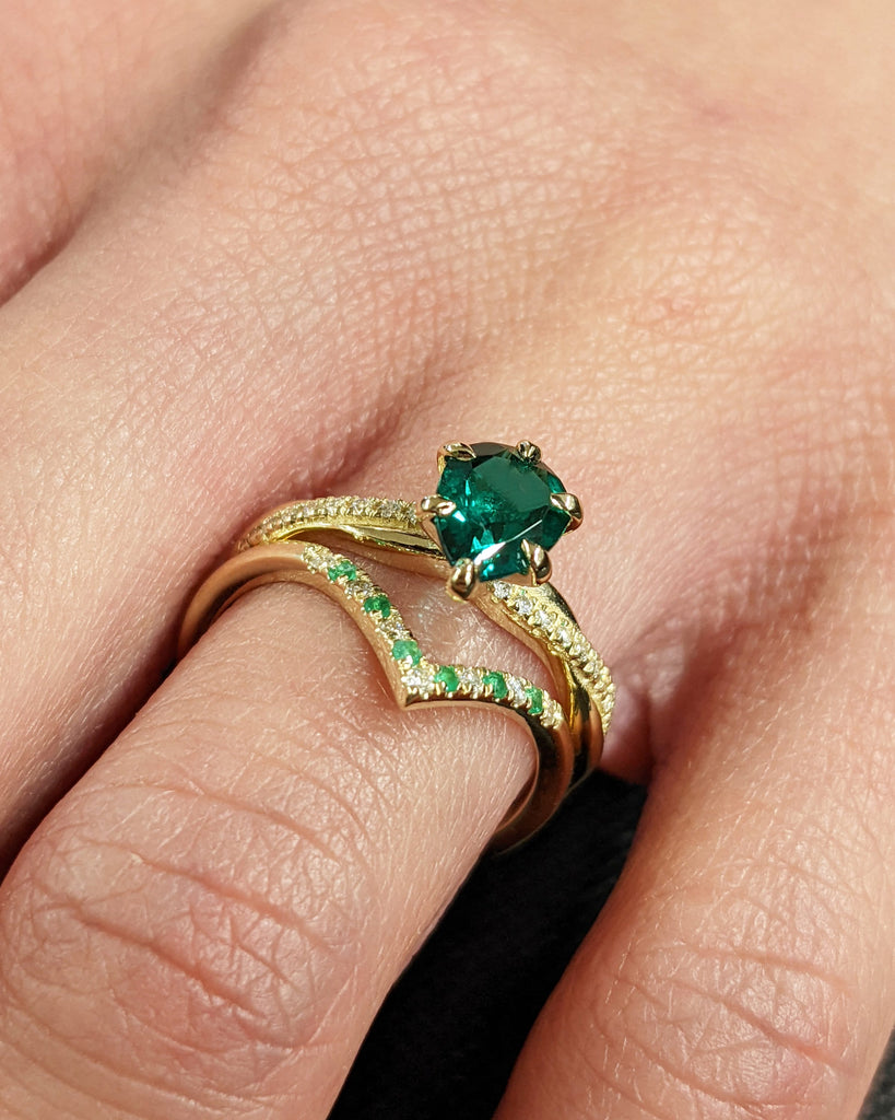 Green Lab Emerald Engagement Ring Set, Pear Cut Lab Emerald Ring, Round Diamond Twist Band, 2pcs Wedding Ring Set, Solid Gold Stackable Band