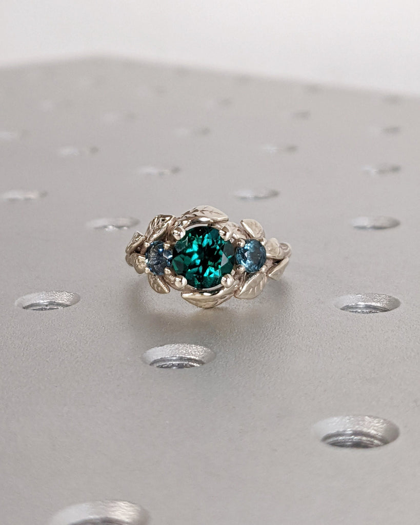 Nature Inspired Emerald Bridal Ring / Branch Emerald Engagement Ring / Leaf Emerald Engagement Ring / Art Deco / Trellis / Peacock Sapphire