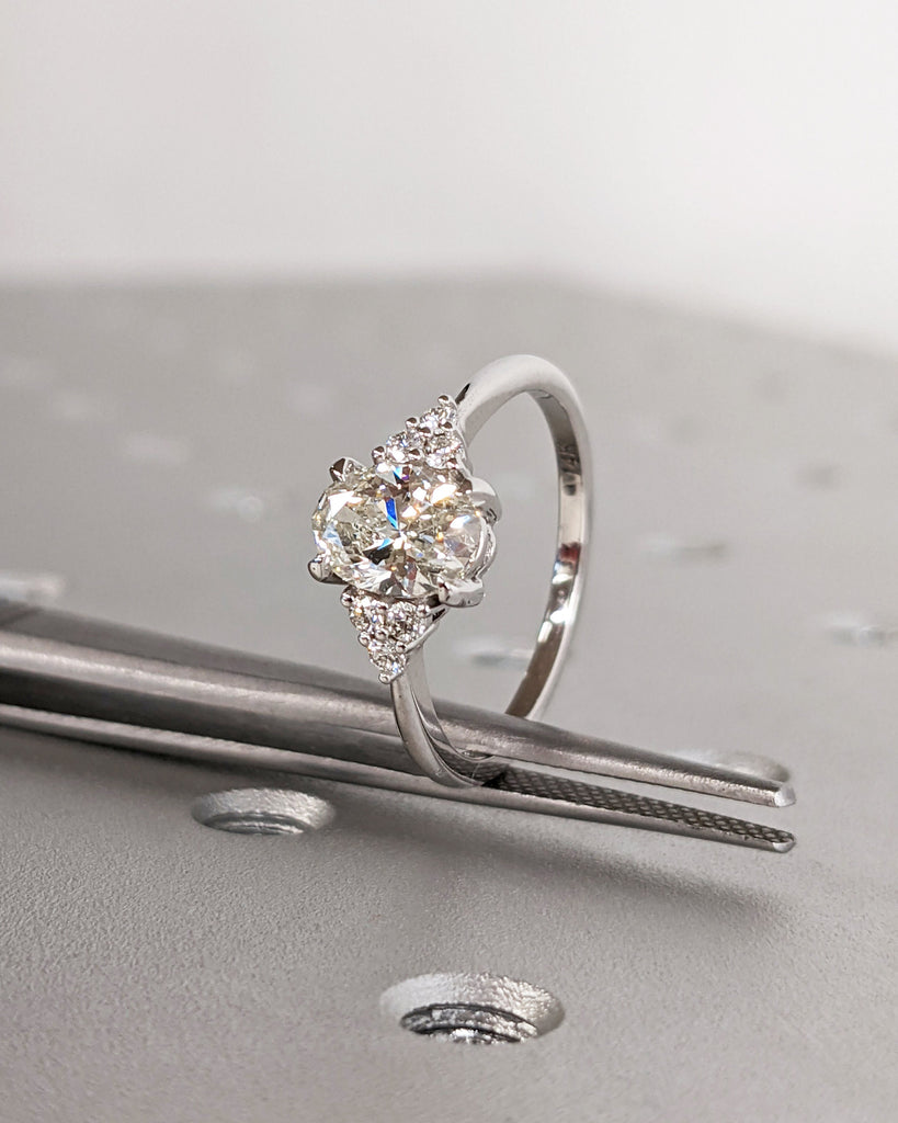 1 Carat IGI Certified D/VVS Oval Cut Lab Created Diamond Engagement Ring, Round Cut Side Diamonds, 14k White Gold Rings for Women