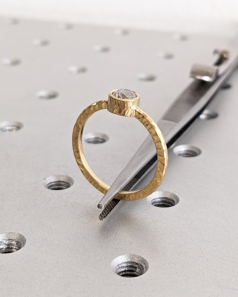 Hammered Gold Ring, Thin Wedding Band, Matte Gold Ring, Natural Diamond Solitaire Womens Wedding Band, Simple and Unique Ring