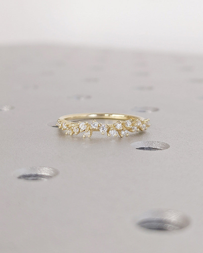 Round Diamonds Cluster Ring in 14K Gold, Unique Gold Engagement Ring, Stackable Ring, Diamond Wedding Band, Gift For Her, Minimalist Jewelry