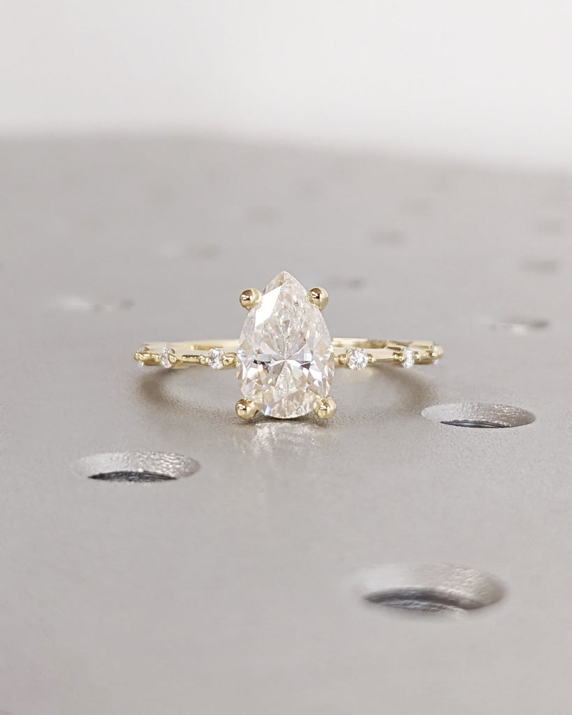 Pear Cut Engagement Ring, Dainty Moissanite Engagement Ring, 14K/18K Pear Cut Moissanite Ring, Pear Shape Ring, Pear Solitaire Promise Ring