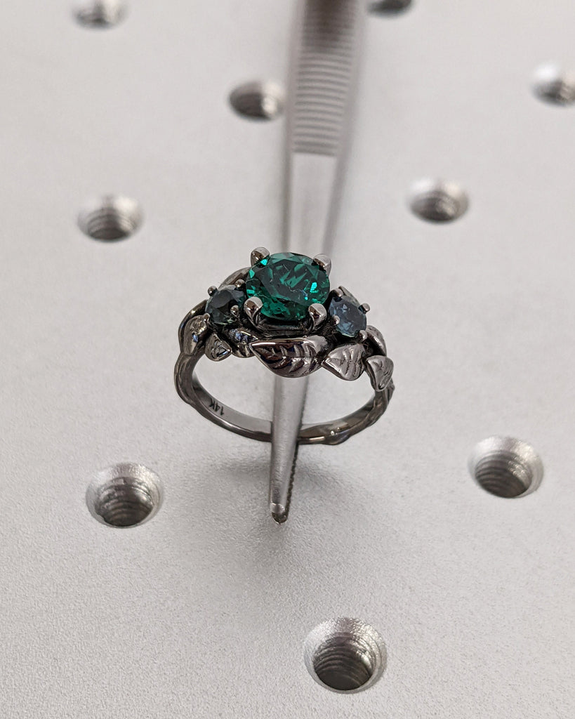 Nature Inspired Emerald Bridal Ring / Branch Emerald Engagement Ring / Leaf Emerald Engagement Ring / Art Deco / Trellis / Peacock Sapphire