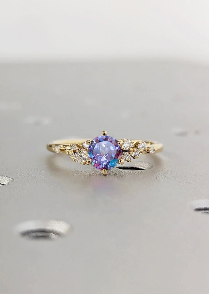 Vintage Round cut Alexandrite Engagement Ring | 18K Yellow Gold Ring | Unique Snowdrift Diamond Cluster Promise Ring | Wedding Ring for Her