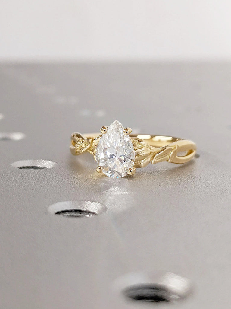 1CT Pear cut VVS Moissanite Floral Unique Proposal Ring | 18K Solid Gold Woman Wedding Ring | Leaf Motif Ring | Simple Promise Ring for Her