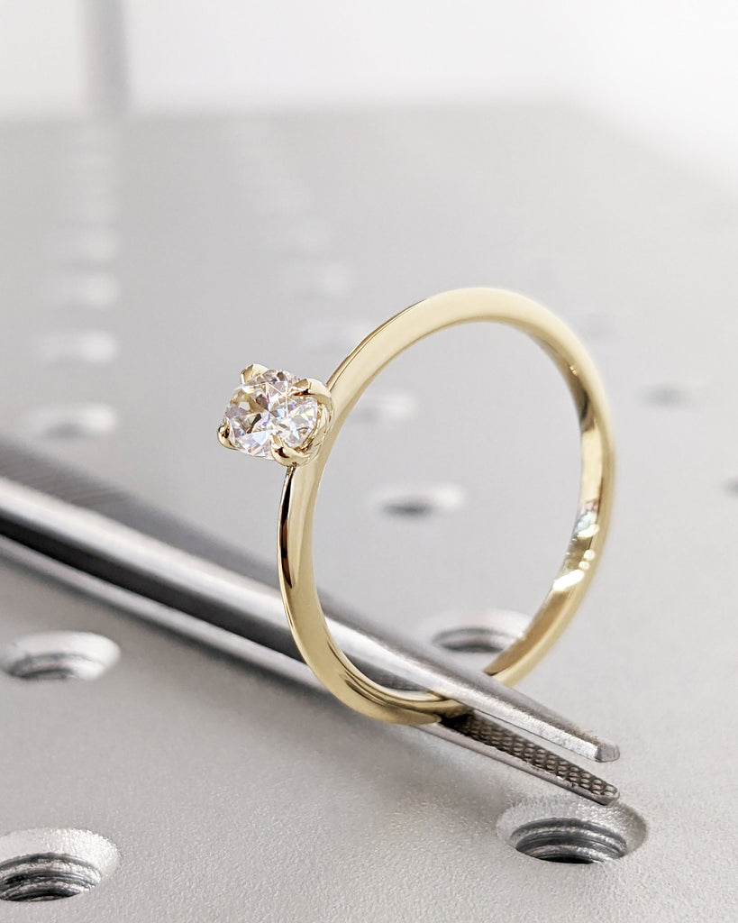 Oval Moissanite Solitaire Engagement Ring, Tapered Band Thin Ring, Oval Cut 14K Solid Gold Minimalist Wedding Ring, Unique Anniversary Gift