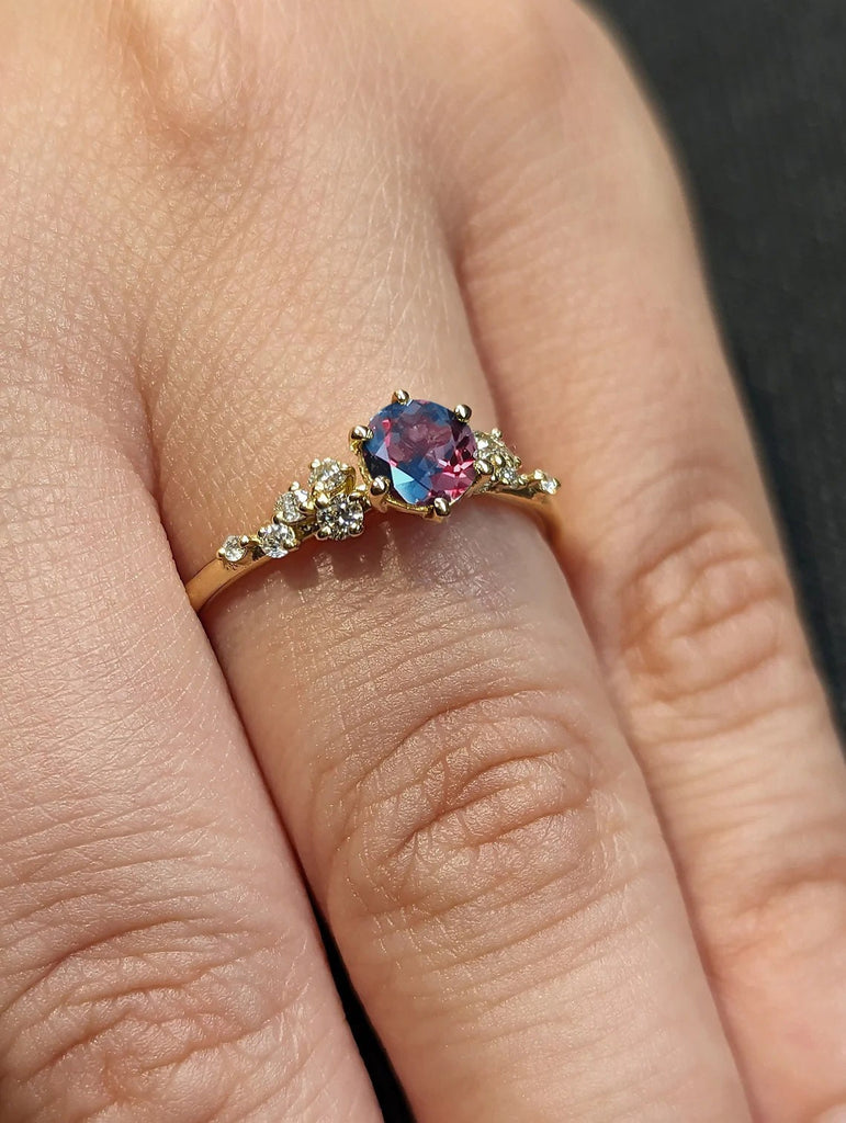 Vintage Round cut Alexandrite Engagement Ring | 18K Yellow Gold Ring | Unique Snowdrift Diamond Cluster Promise Ring | Wedding Ring for Her