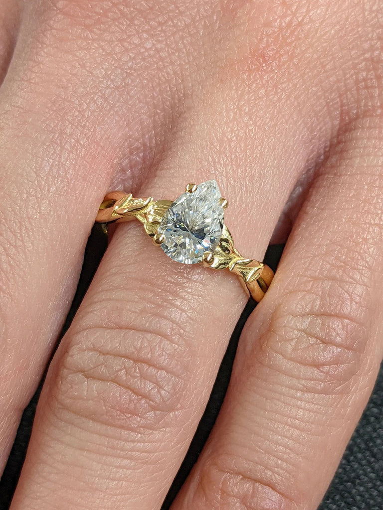 1CT Pear cut VVS Moissanite Floral Unique Proposal Ring | 18K Solid Gold Woman Wedding Ring | Leaf Motif Ring | Simple Promise Ring for Her