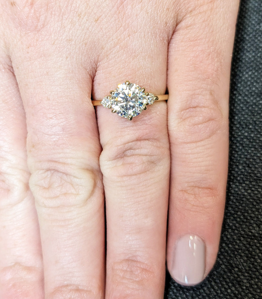 14k Solid Gold Vintage Moissanite Engagement Ring for Women / Cluster Accent Round Moissanite Ring / 0.5, 1, 1.5, 2 CT Promise Ring / Unique