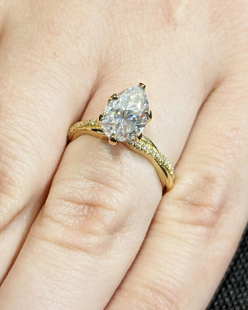 Pear Moissanite Engagement Ring / Yellow Gold Moissanite Ring / Vintage Diamond Twist Band / Pear Engagement Ring / Promise Ring / Vine Ring